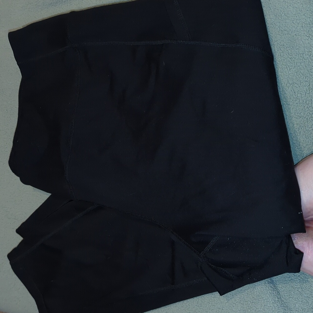 Torrid Performance Work Out Capris With Pockets - image 4